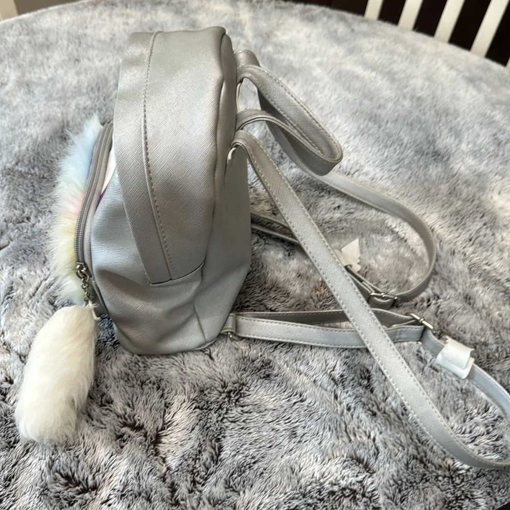 NWOT Girls Mini Unicorn Backpack Gray‎ Fuzzy Pocket Adjustable Strap Travel Cute